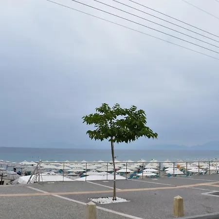 Davidana Deluxe Apartment Nea Kallikrateia