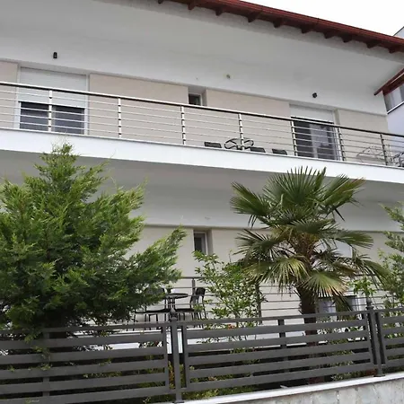 Davidana Deluxe Apartment *