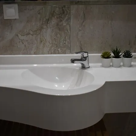 Davidana Deluxe Apartment *