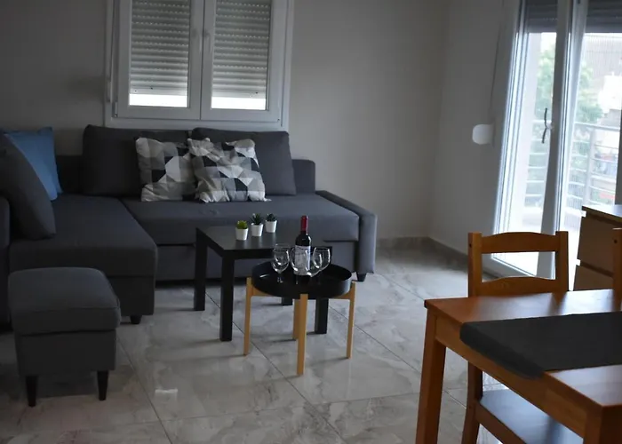 Davidana Deluxe Apartment *